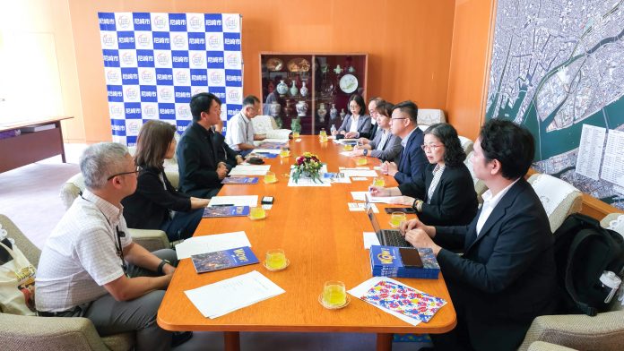 Amagasaki City Mayor Matsumoto Shin welcomed the Taichung City government delegation and hoped to promote the digital transformation jointly in both Cities. (Credit to: Taichung City Government)