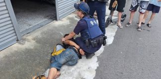 持木棍沿路砸6部車 警方據報壓制法辦