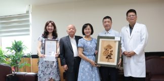 彰化醫院「烙畫有情・仁心無界」烙畫聯展  割愛畫作捐所得 烙畫連結愛