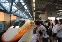 每日超過2千空位被浪費 台灣高鐵籲請旅客提前1小時乘車先換票 把空位釋出 給需要的人