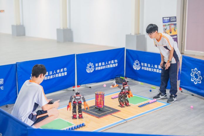 人形機器人合球競賽