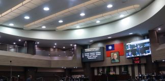 老人健保補助是金ㄟ 縣長許淑華提出期程堅定兌現