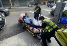 老翁低血糖路倒釀驚魂 太平警熱心解危助就醫