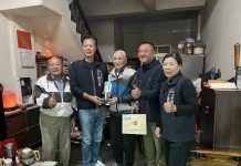 任55年鄰長95歲黃居財辭退職務 大甲區長顏金源肯定服務期間的盡職及愛心