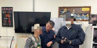 8旬翁搭錯車迷失街頭 運將兒留「愛心字條」烏日警與店員「接力守護」助團圓