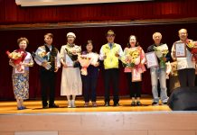 長青大學114年度研習結業典禮 林世賢頒結業證書期勉學員活到老學到老