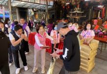 楊瓊瓔聯合吳呈賢、吳建德議員大雅發送2026水果月曆掀搶領潮