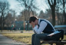 14歲少年從優等生到拒學 青春期的隱形風暴:青少年憂鬱症