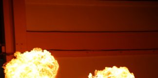 烈焰星空 清境奔羊節火舞震撼收尾 舞者驚喜為壽星燒掉壓力