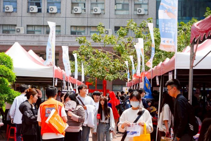 1150327a朝陽科大校園徵才