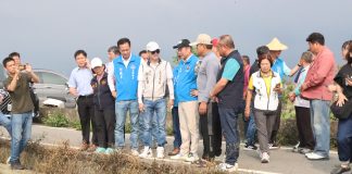 縣長鍾東錦率隊勘查後龍鎮農損 承諾全力協助農民復耕