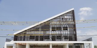 斥資逾七千萬 翁章梁視察義竹消防分隊拆除重建工程