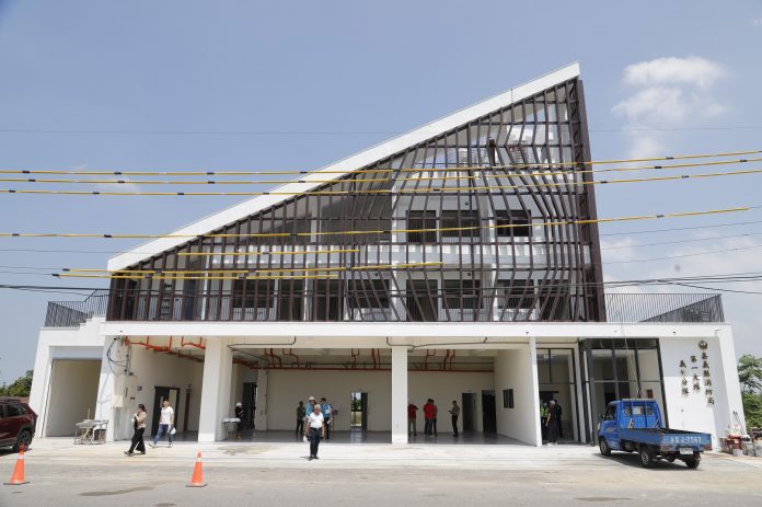 翁章梁關心消防局第一大隊義竹分隊拆除重建工程-11