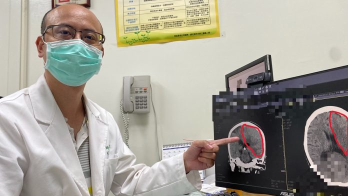 賈開傑醫師開腦