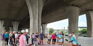 霧峰國道橋下首座簡易匹克球場啟用 挑高通風獲球友好評