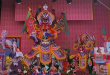 大甲鎮瀾宮展開慶讚中元祭典 鬼王先上陣湧至人潮祭拜