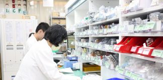 智慧藥櫃上線 管制藥品從「人工找藥」變成「刷碼才開」